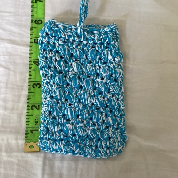 Handmade unisex blue and white textured soap bag/washcloth - Picture 5 of 6